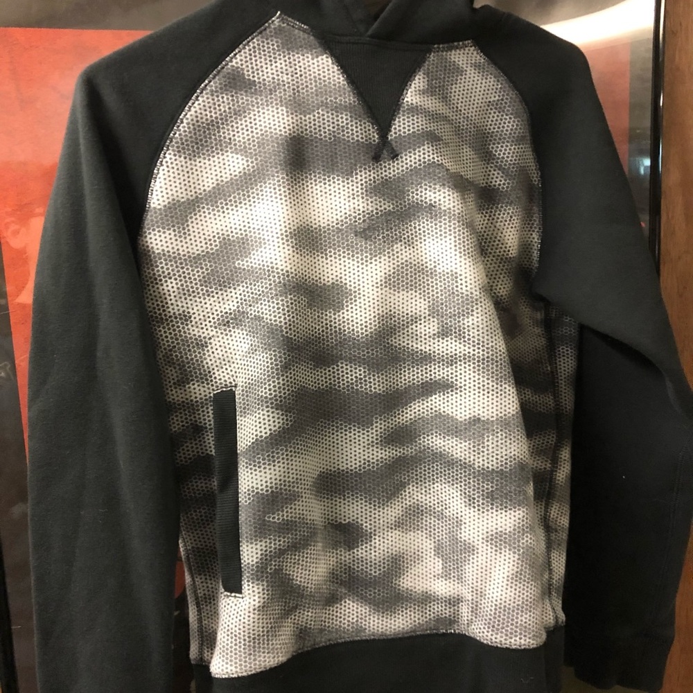 Boys pull over hoodie by DSG sz. L